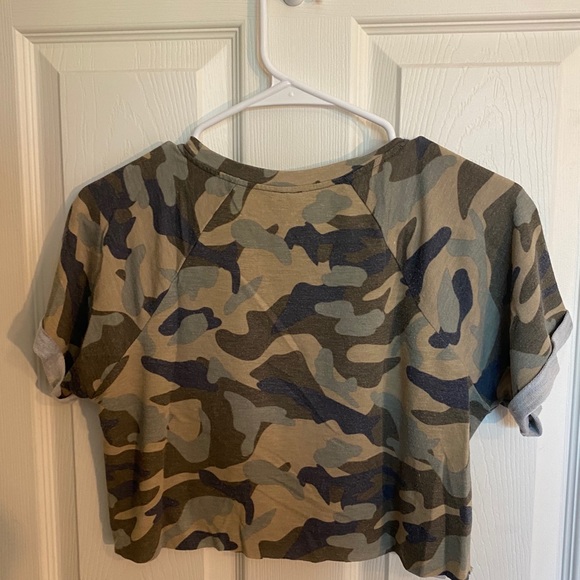 Camo crop top - Picture 3 of 5